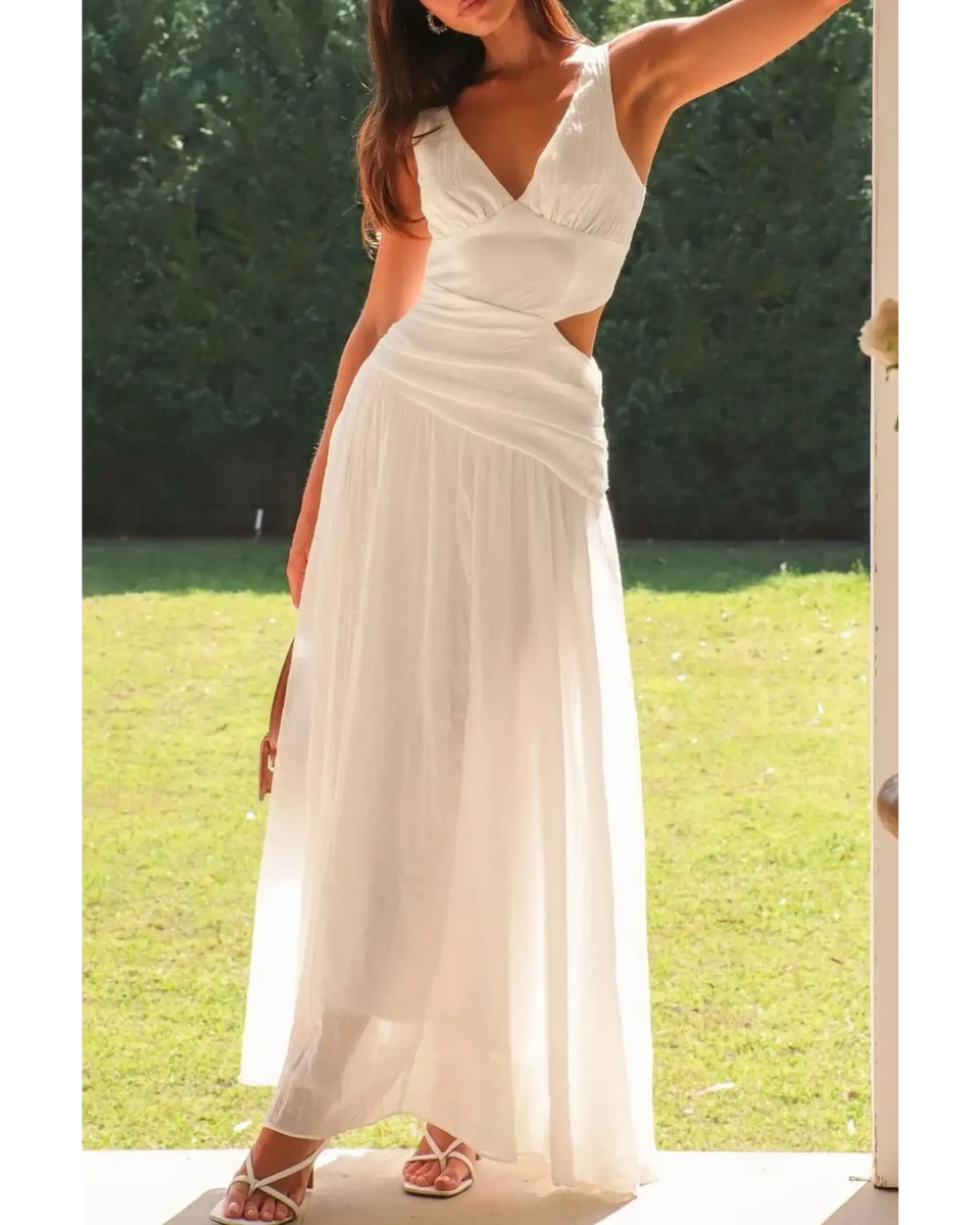 Trendsi white maxi chic cutout dress for women with sleeveless design and flowy skirt