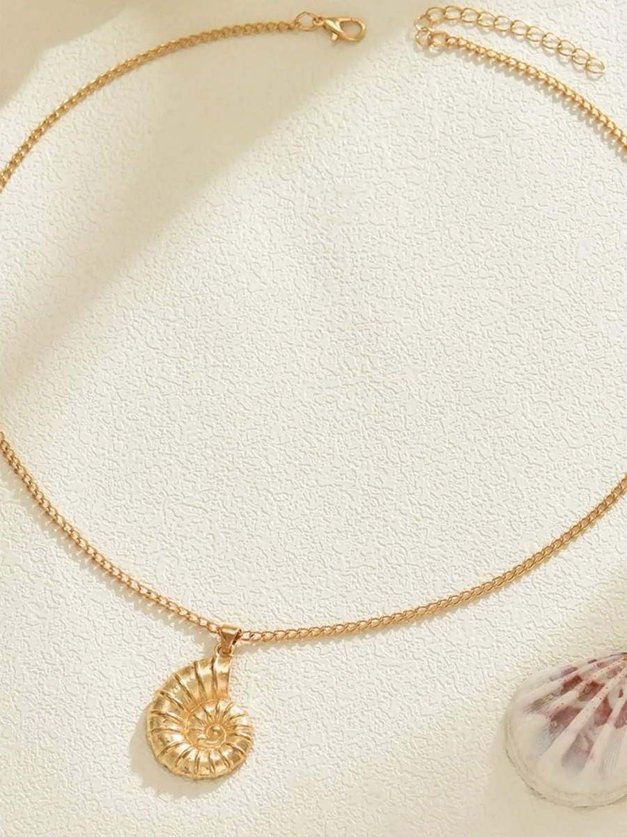 Trendsi 18K gold shell pendant necklace with delicate chain and seashell charm