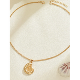Trendsi 18K gold shell pendant necklace with delicate chain and seashell charm