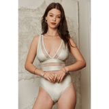 Trendsi chic mesh one-piece swimsuit in white with deep V-neck and mesh panel details