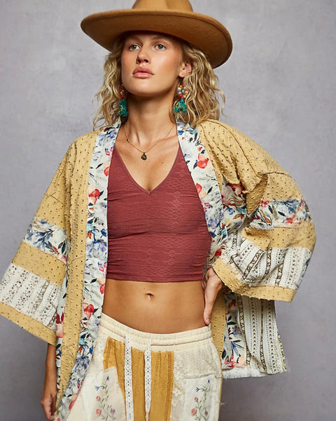 Boho-style floral kimono from Ray Edge Lightweight collection, perfect as an edge lightweight cardigan