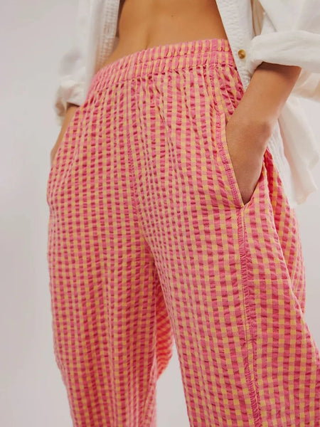 Trendsi pink and yellow checkered elastic waist beach pants with side pockets