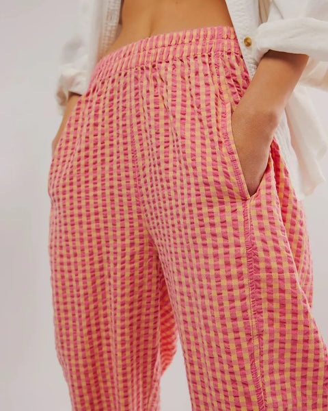 Trendsi pink and yellow checkered elastic waist beach pants with side pockets