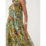 Trendsi flowy maxi dress for beach with colorful abstract print and sleeveless design