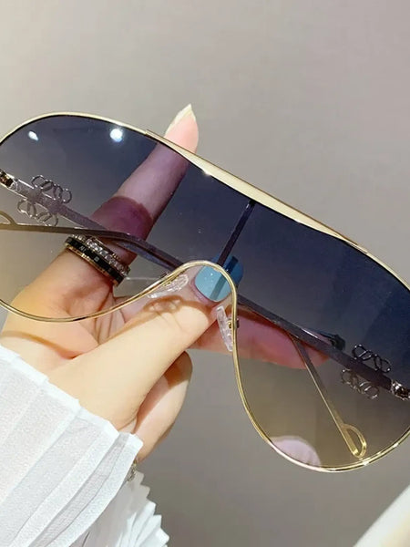 Trendsi gradient aviator sunglasses for women with gold frame and dark to light tinted lenses