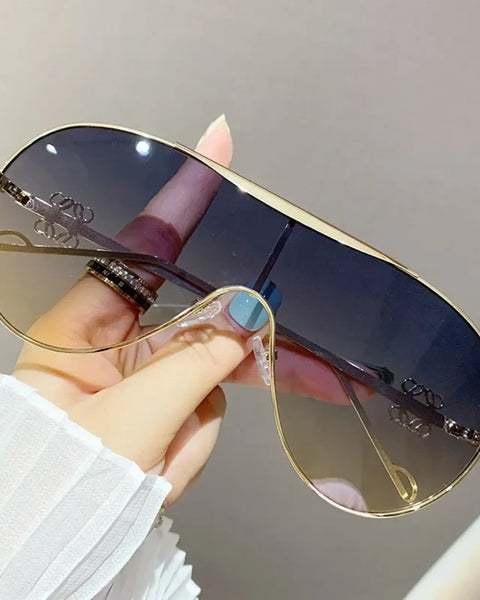 Trendsi gradient aviator sunglasses for women with gold frame and dark to light tinted lenses