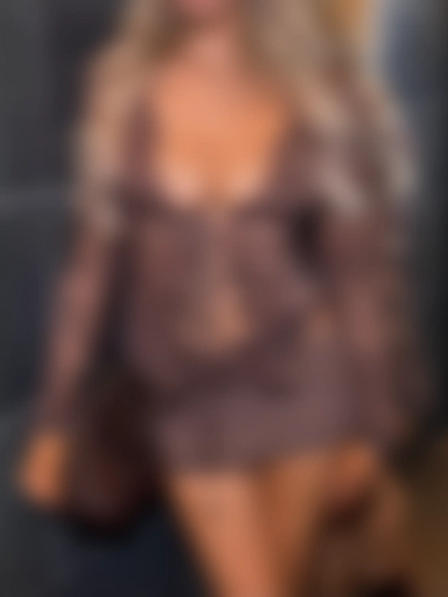 Brown lace lingerie set for a perfect lace look, perfect for your special night