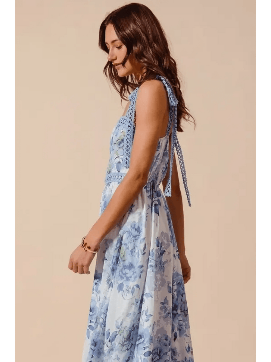 Flattering Maxi Dress - Beach Styles 2025: Lightweight & Stylish - Beach Babes Beachwear - Fort Lauderdale