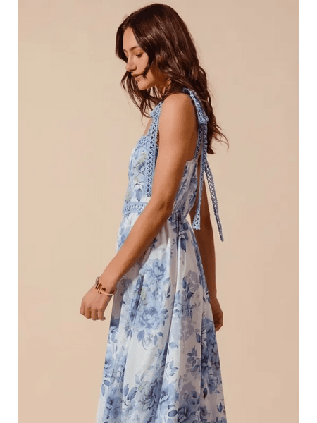 Flattering Maxi Dress - Beach Styles 2025: Lightweight & Stylish - Beach Babes Beachwear - Fort Lauderdale