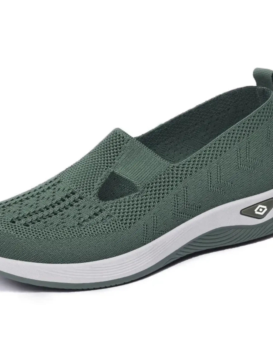 Trendsi trendy summer slip-ons for women in green knit with cushioned white sole