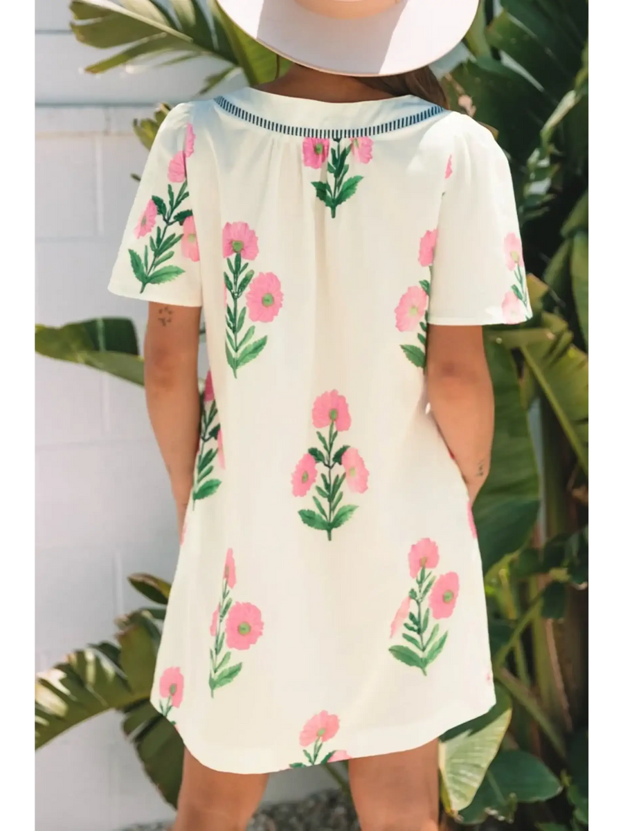 Trendsi women's flutter sleeve vacation dress with pink floral print on white midi dress
