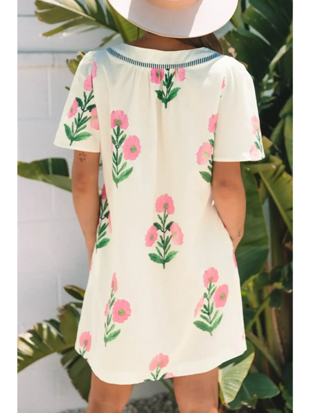 Trendsi women's flutter sleeve vacation dress with pink floral print on white midi dress